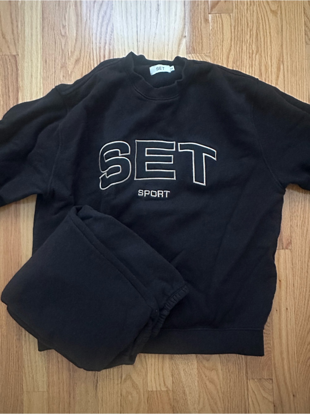 NWOT Set Active Sweat Set in Black in Size M